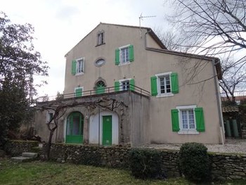 Gîte le Chalet à St-Gervais-sur-Mare (arrière) ©Maison cévenole des ATP