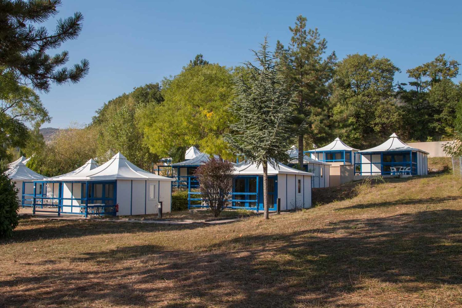 Chalets Bleus - ©OT Avène