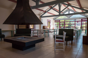 Salle de Repos Jeux Biblio ©OT Avène